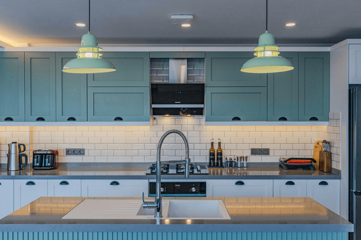 qual-pedra-combina-com-armario-azul