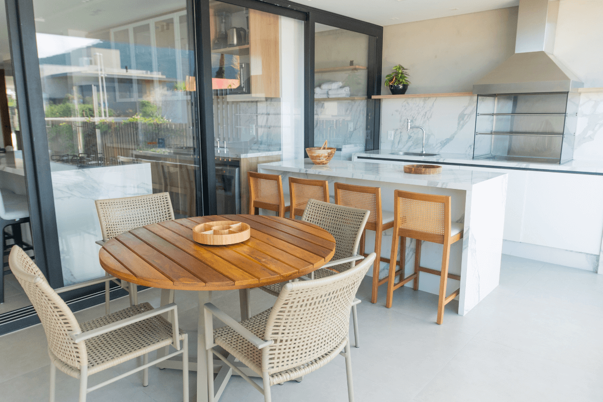 10-ideias-de-moveis-para-varanda-gourmet-de-apartamento-pequeno